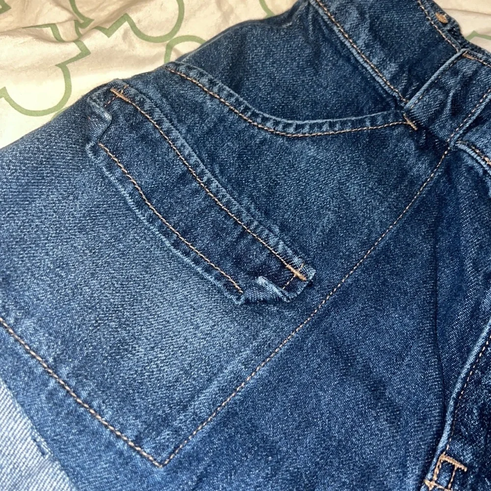 Hollister California jean shorts - Picture 3 of 5